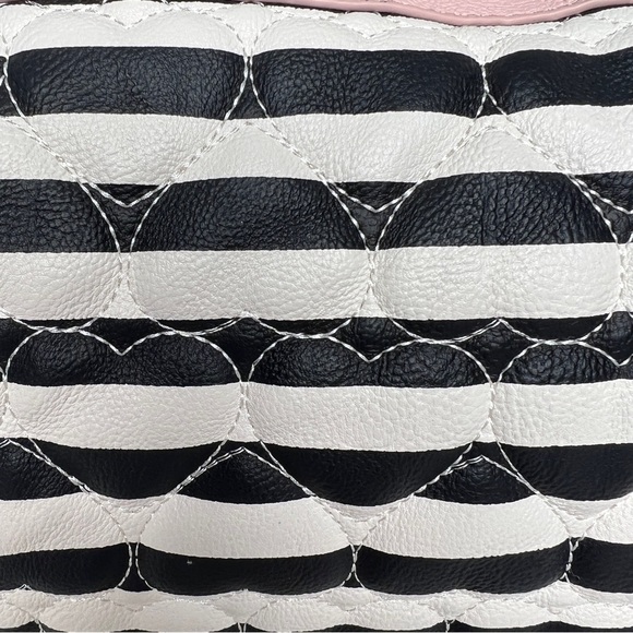 Betsey Johnson Quilted Heart Stripes Bow  Large Carry On Weekender Travel Bag - Picture 8 of 15